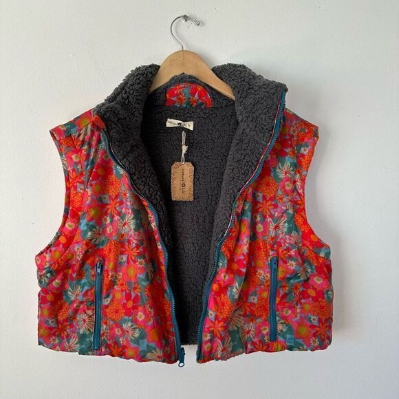 Natural Life Bright Colored Abstract Floral Fleece Lined Crop Vest - Picture 3 of 6